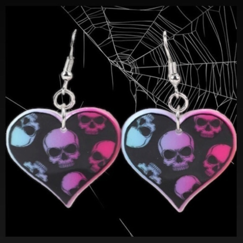 Pastel Heart Earrings with skulls‎
